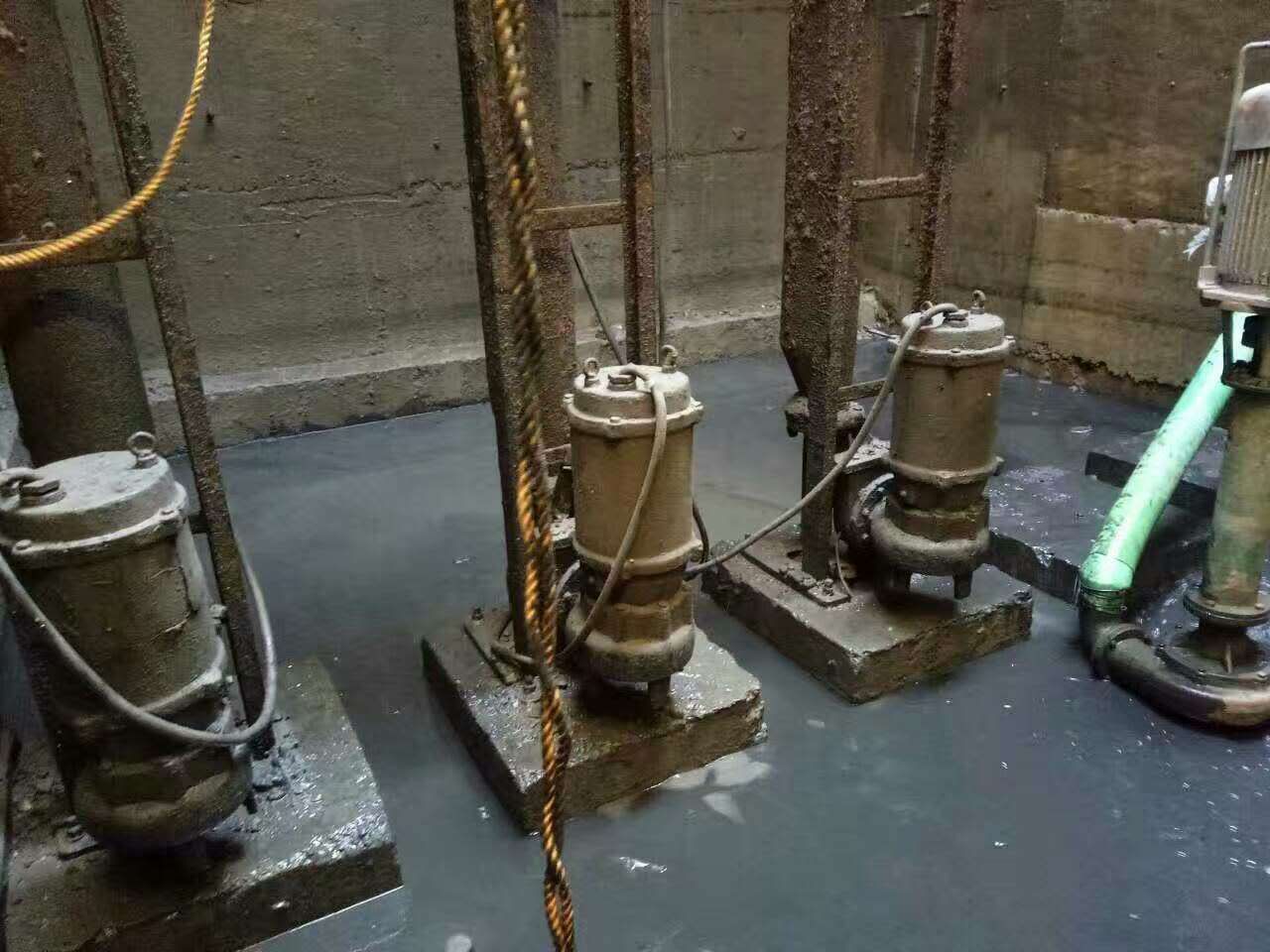 东洲污水池清理