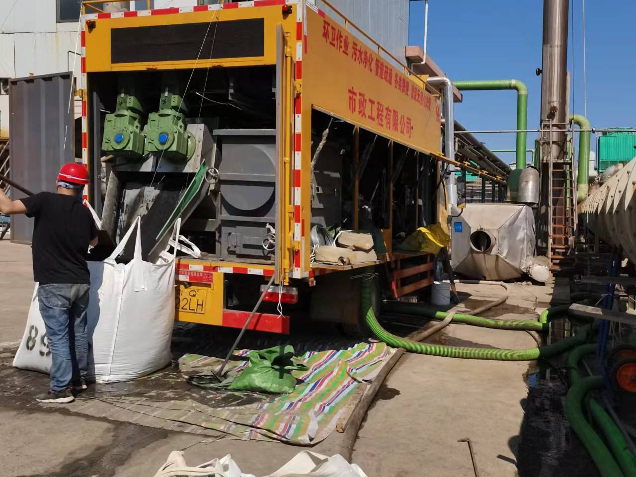 东洲淤泥压干处理